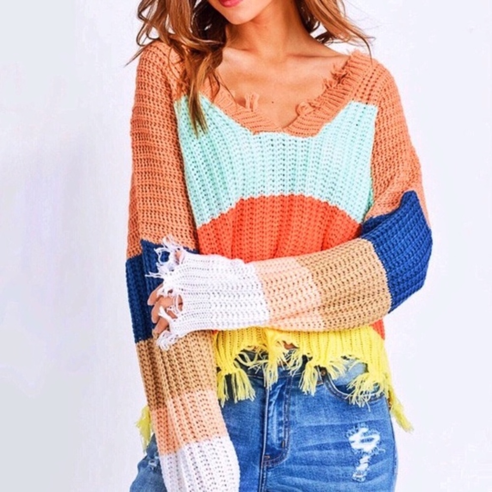 NWOT- Frayed Edge V-Neck Cropped Sweater!! - Picture 3 of 5